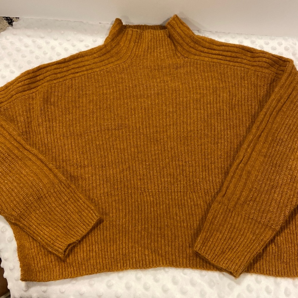VGUC Topshop Cropped Mock Turtleneck Sweater